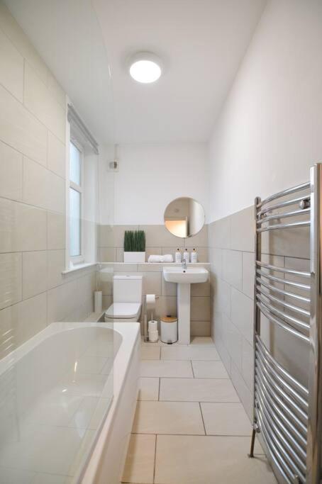 Contemporary 3 Bedroom Flat Kirkcaldy Kültér fotó